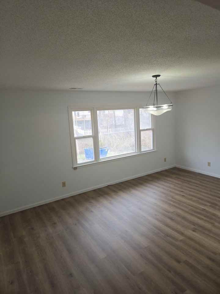 815 Broad St #H - Photo 4 of 23