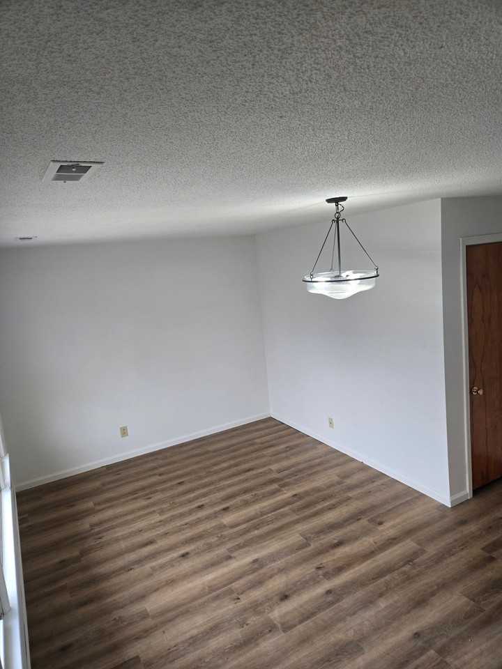 815 Broad St #H - Photo 6 of 23