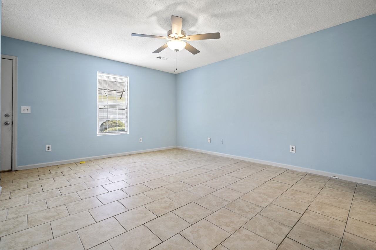 1318 Harmony St Unit B #1 - Photo 3 of 15