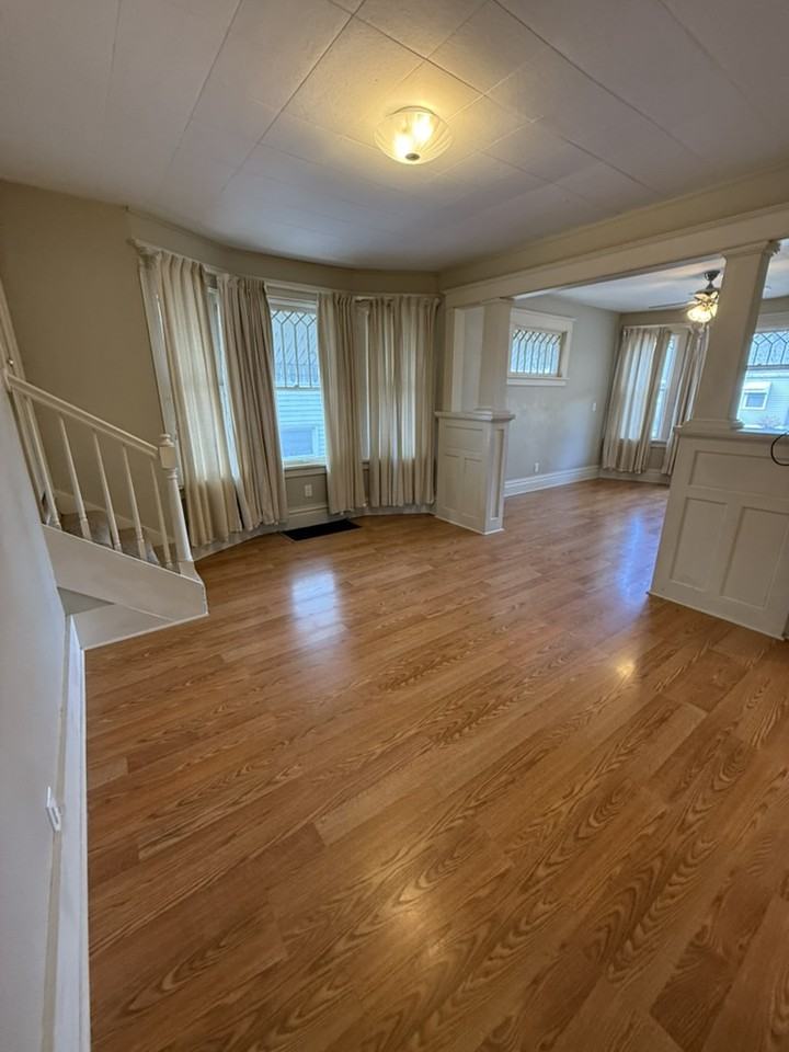 1850 Avoca St #1 - Photo 4 of 19