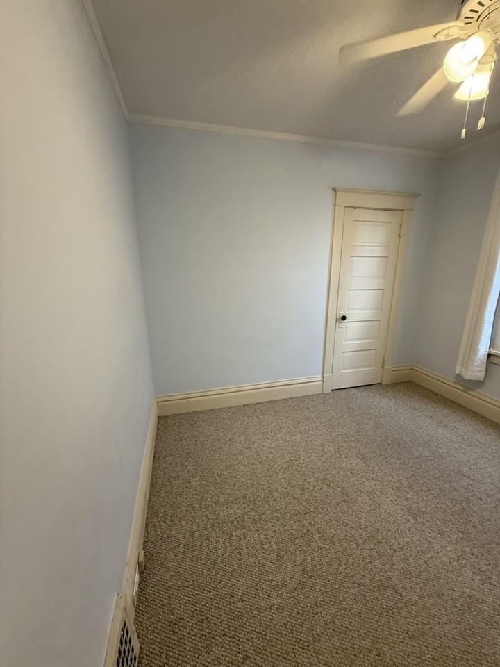 1850 Avoca St #1 - Photo 5 of 19