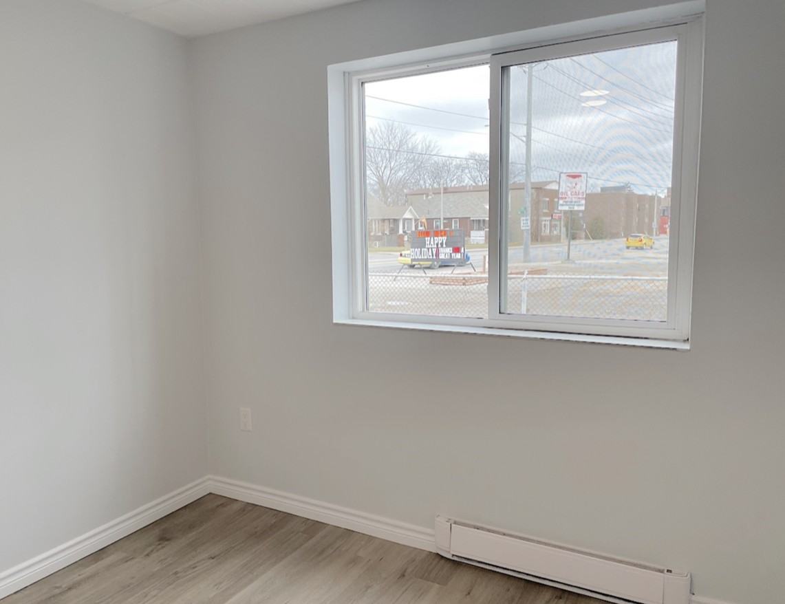 471 Tecumseh Rd W #104 - Photo 7 of 11