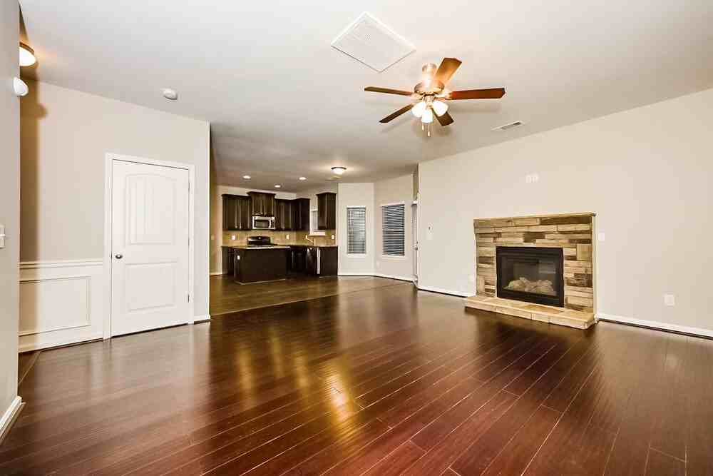 559 Dahlia Dr - Photo 4 of 17