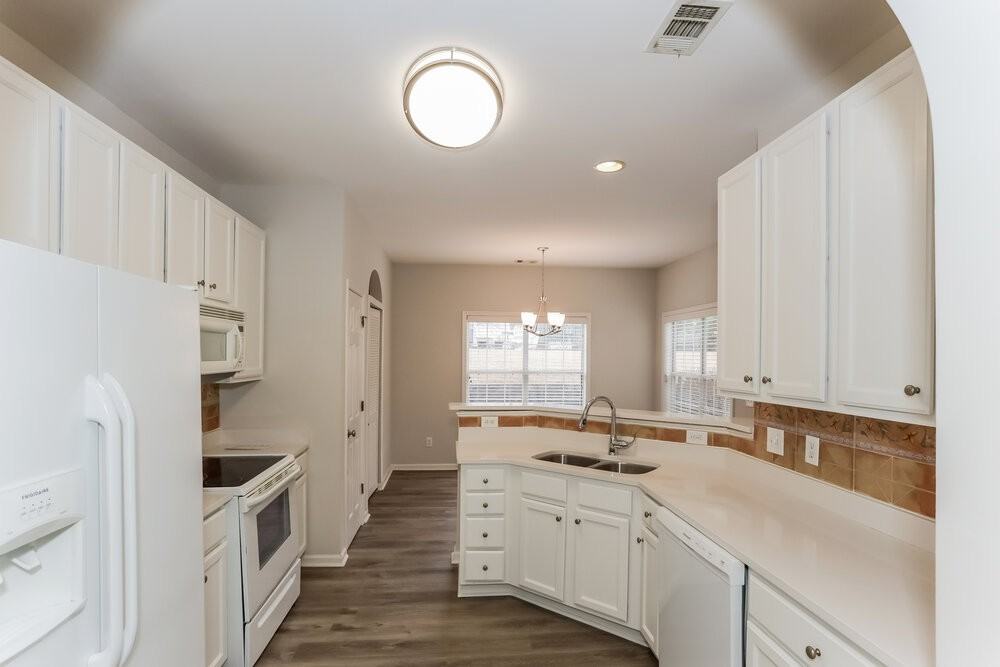 2650 Neighborhood Walk S - Photo 6 of 16