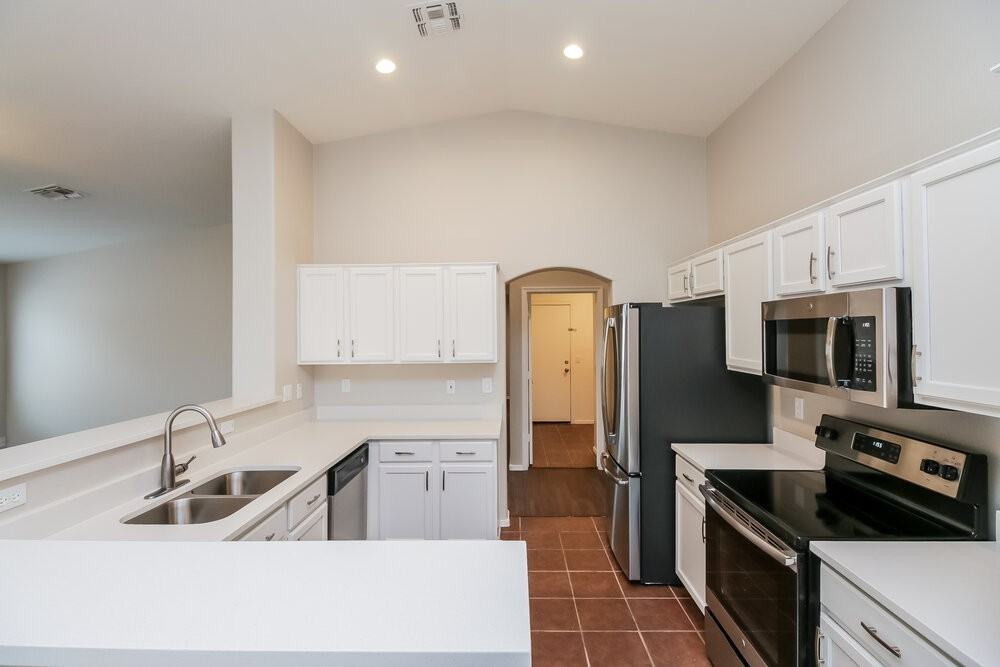 11142 E Catalina Ave - Photo 7 of 16