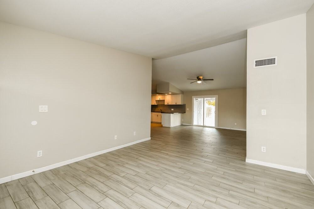 238 E Houston Ave - Photo 3 of 16