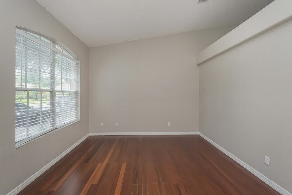 5221 Watson Rd - Photo 4 of 19