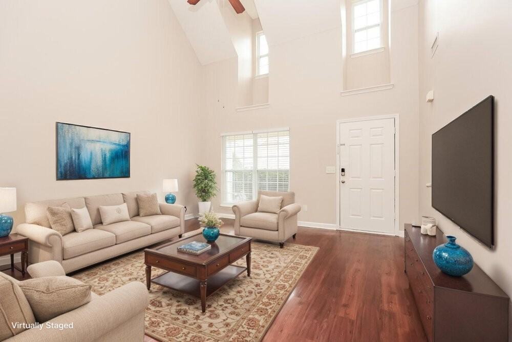 1025 Lakewalk Dr - Photo 4 of 20