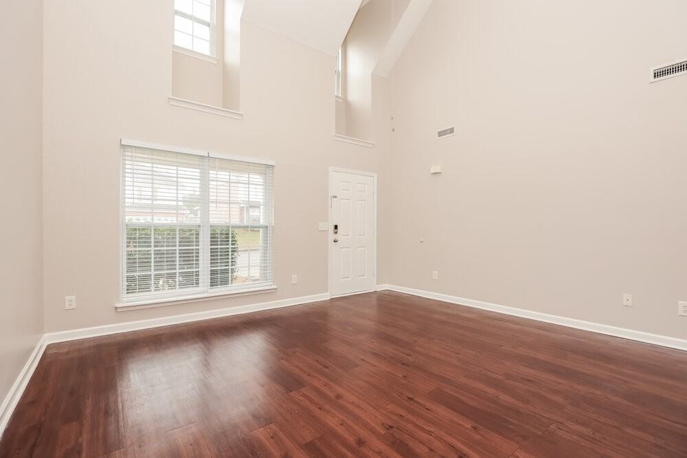 1025 Lakewalk Dr - Photo 6 of 20