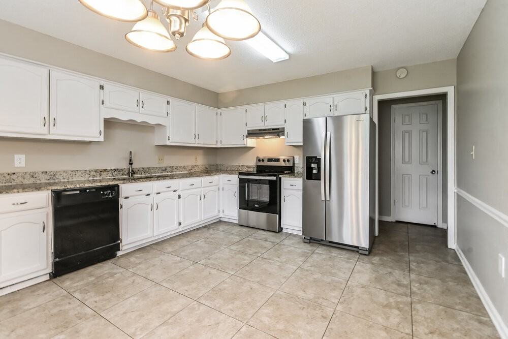 5100 Barkshire Dr - Photo 6 of 19