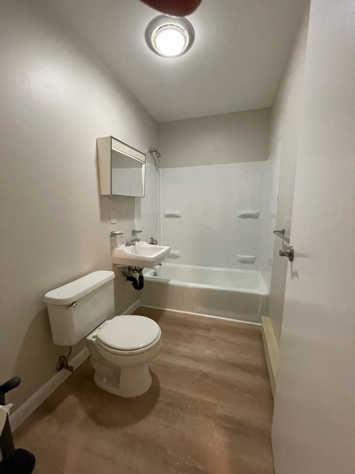 55 Alcove St #4 - Photo 4 of 5