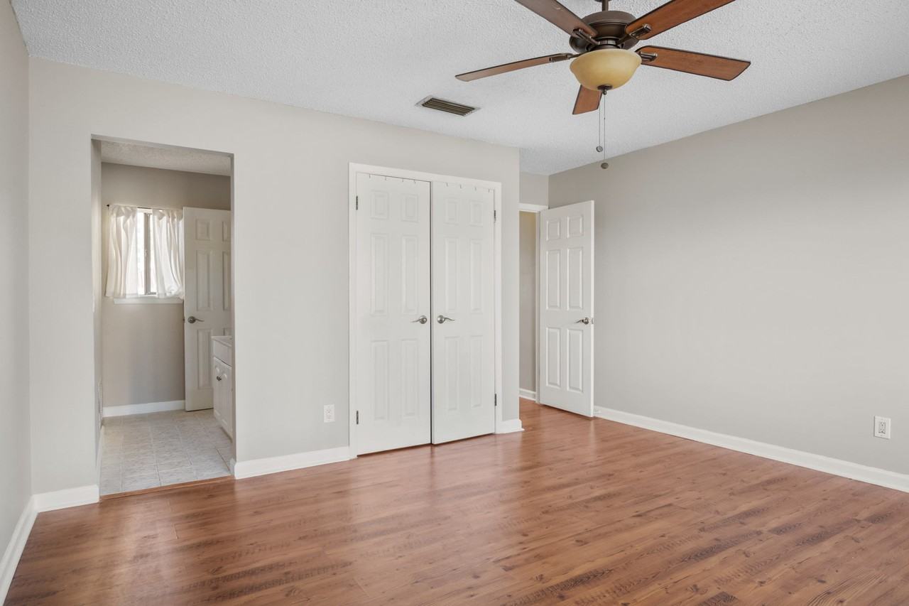 1107 1st Street South #B - Photo 3 of 24