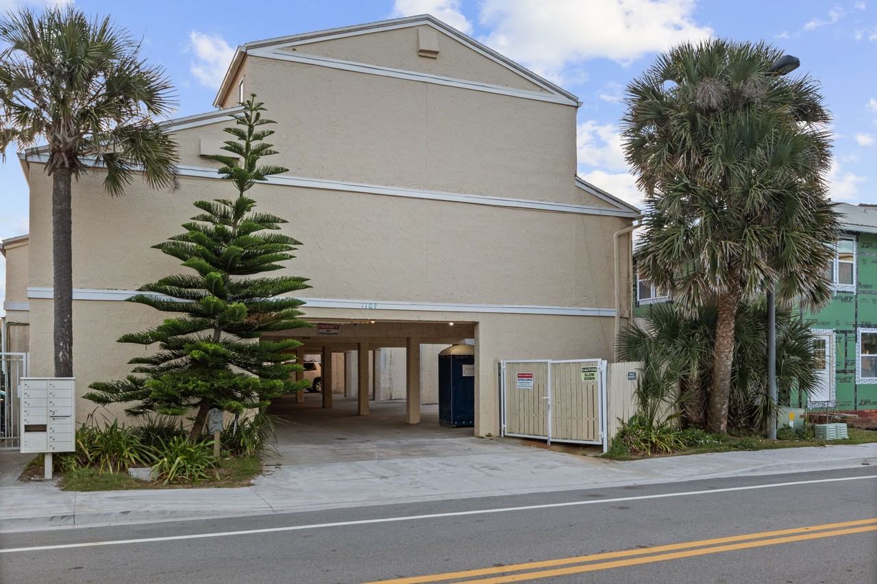 1107 1st Street South #B - Photo 5 of 24