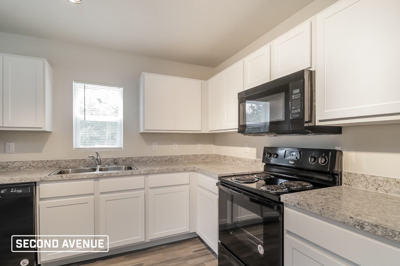 280 Begonia Ln - Photo 2 of 13