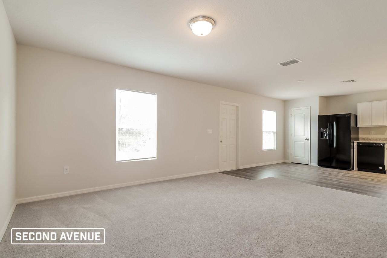 280 Begonia Ln - Photo 3 of 13