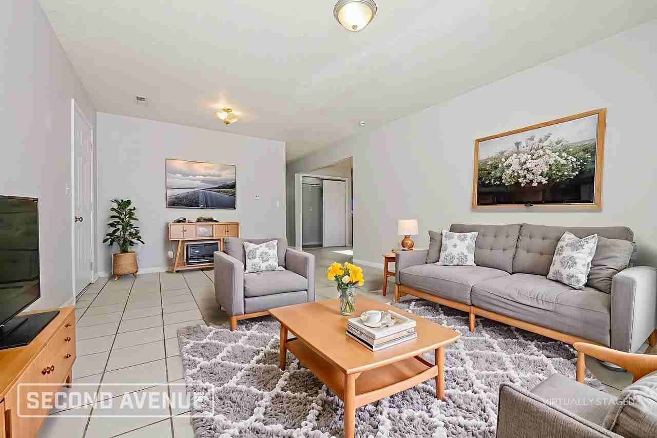 2833 Kensington Ave - Photo 2 of 27