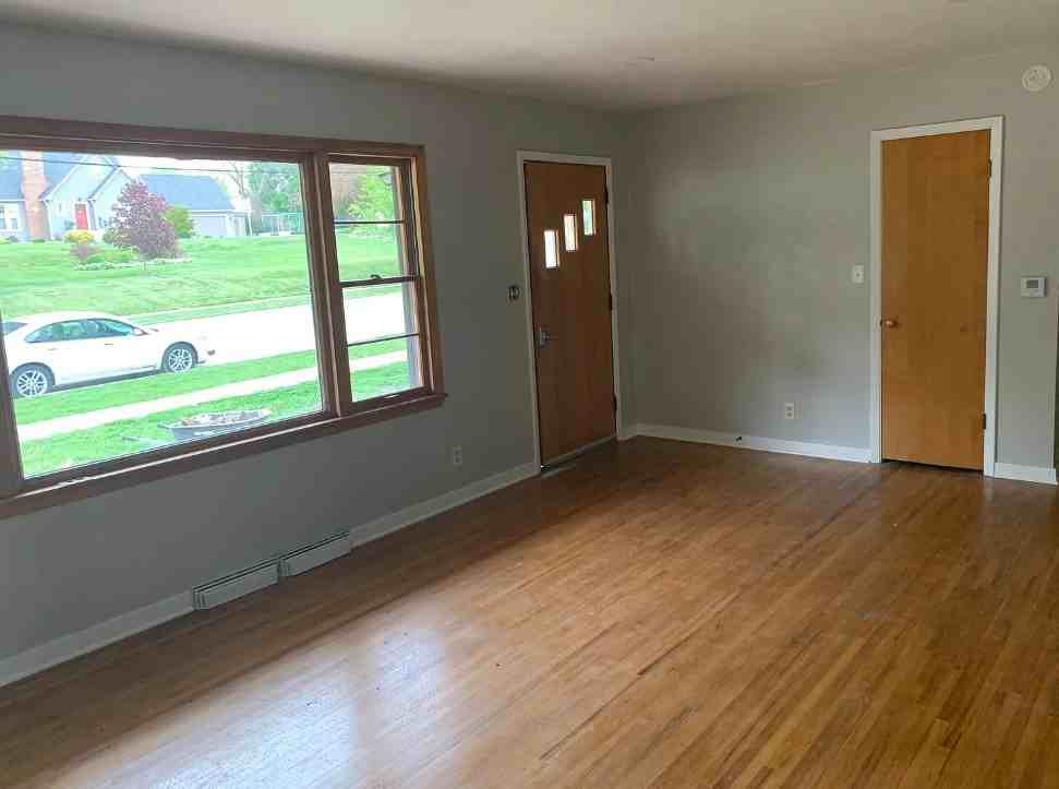 1028 W 12th St #1 - Photo 6 of 9