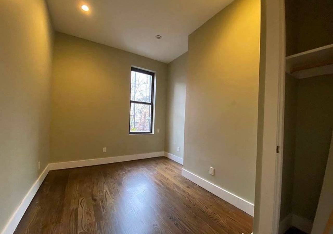 1076 Greene Avenue #3 - Photo 5 of 8