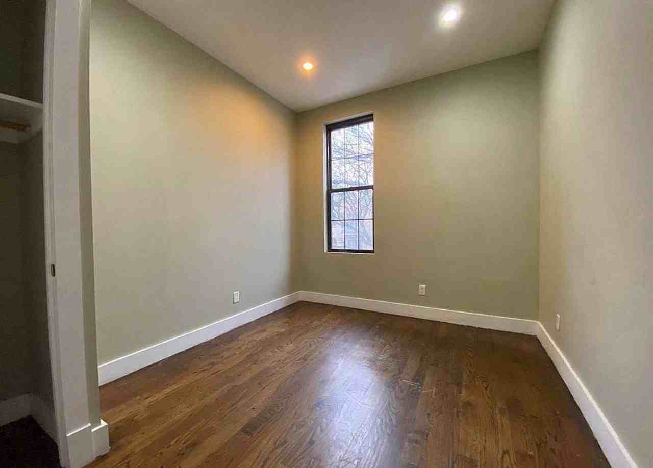 1076 Greene Avenue #3 - Photo 6 of 8