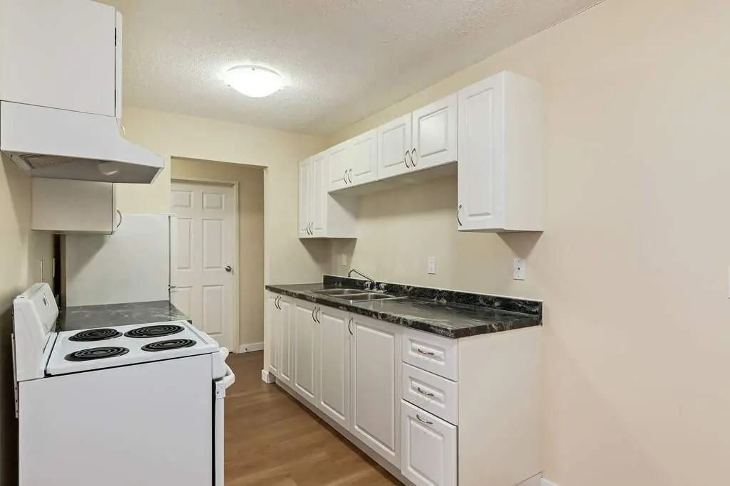 Mariti Manor - Photo 5 of 10