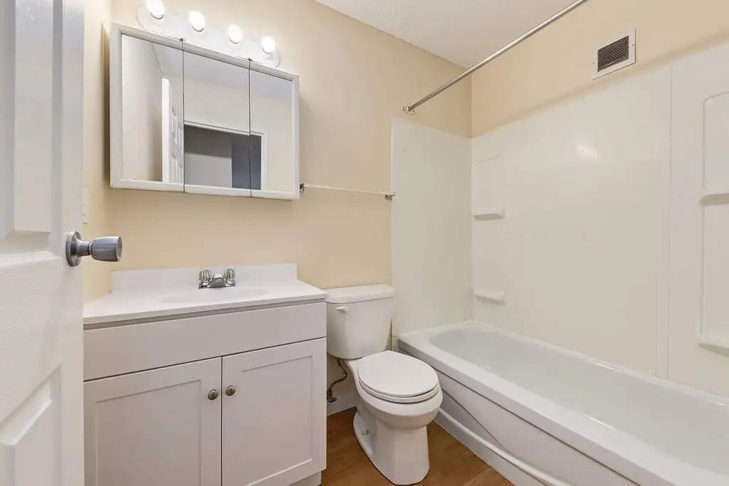 Mariti Manor - Photo 6 of 10