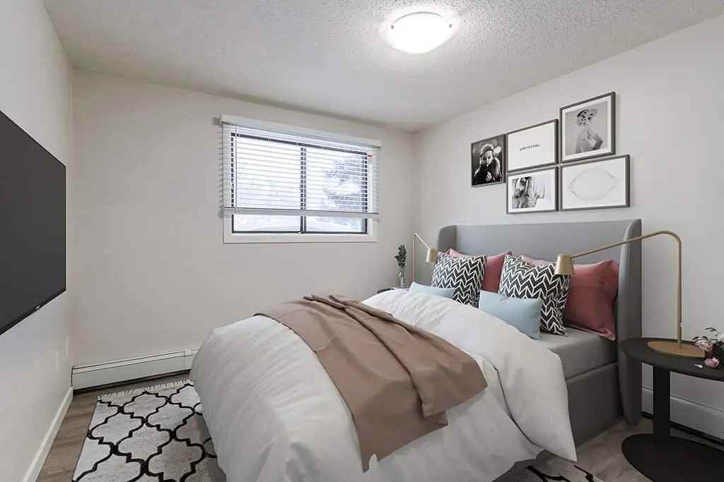 Camden Villa - Photo 6 of 32