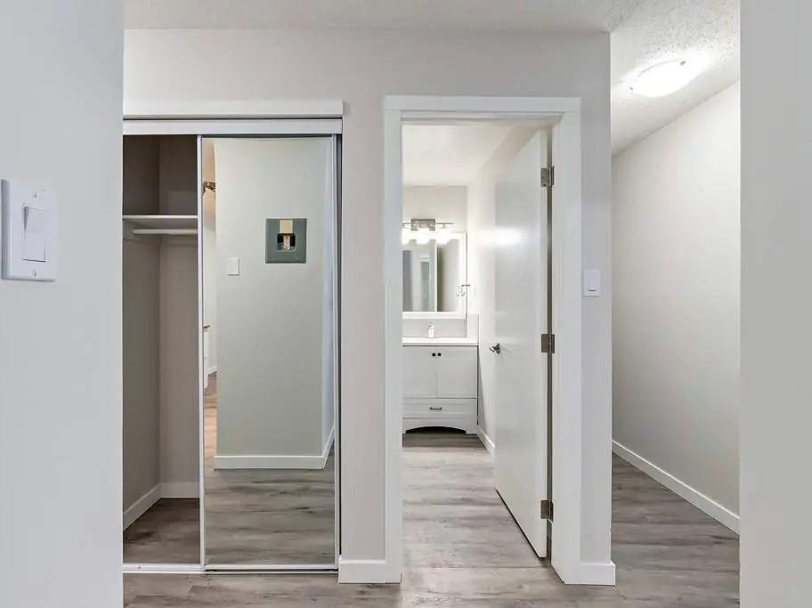 Camden Villa - Photo 7 of 32