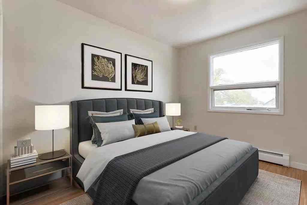 Belfast Manor - Photo 3 of 21