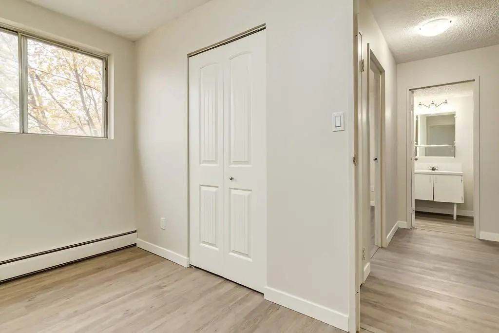 Regal Court - Photo 7 of 22