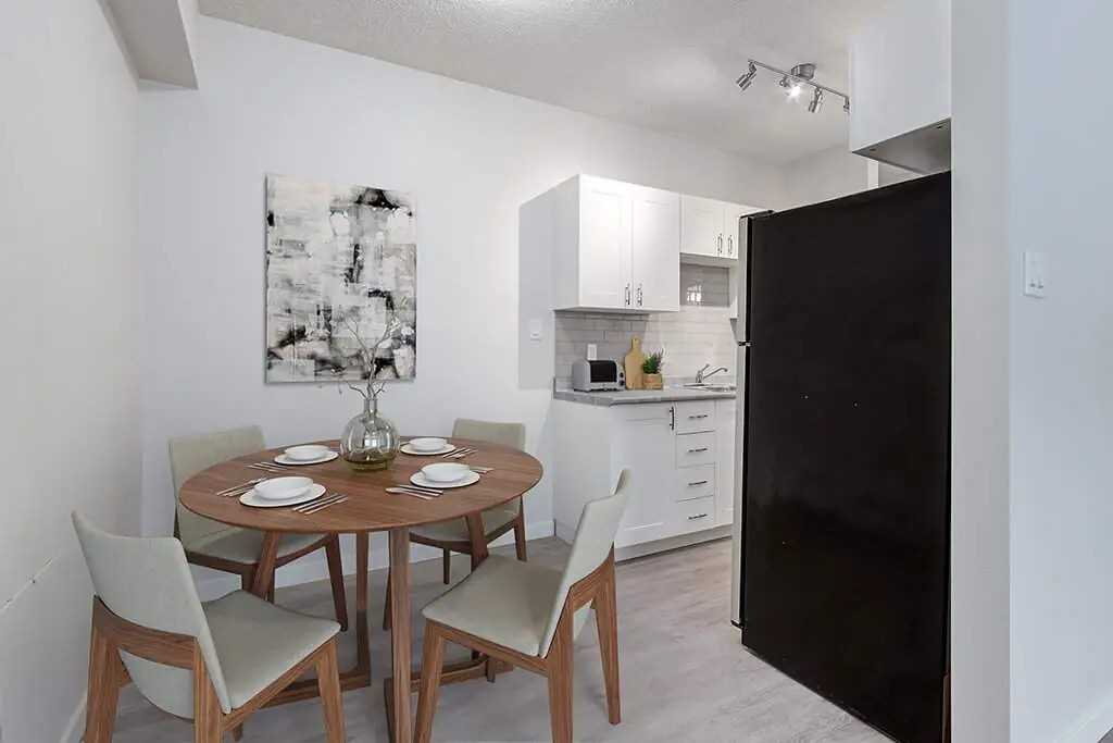 Mahoney Manor - Photo 5 of 14