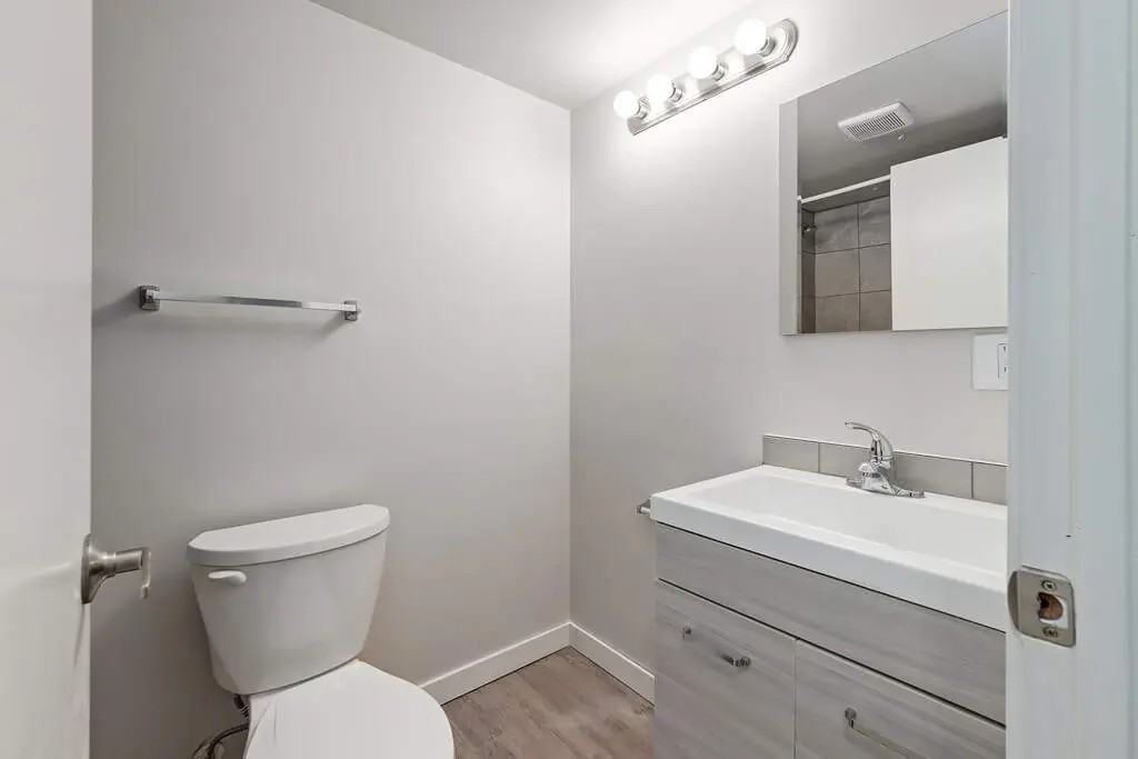 Mahoney Manor - Photo 6 of 14