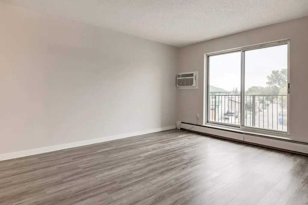 Hillview Apartments - Photo 7 of 18