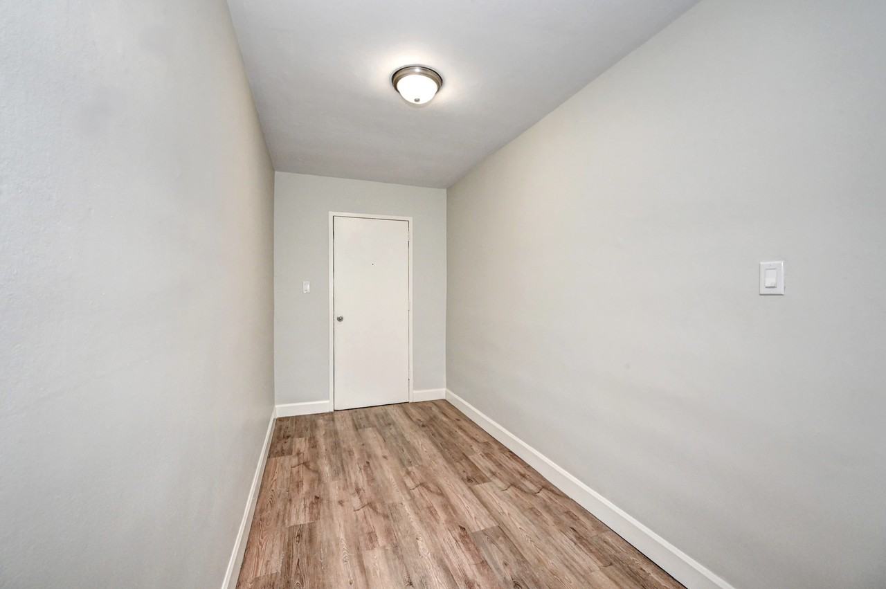 Ravine View Apartments - Photo 5 of 24