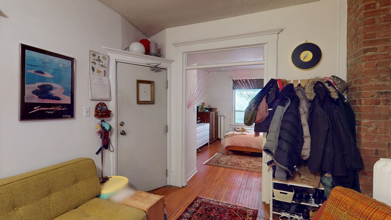 COLLEGE ST & DOVERCOURT RD - Photo 3 of 23