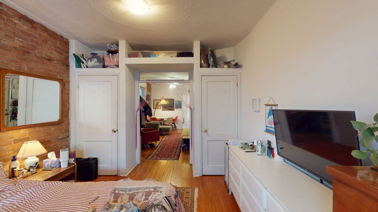 COLLEGE ST & DOVERCOURT RD - Photo 7 of 23