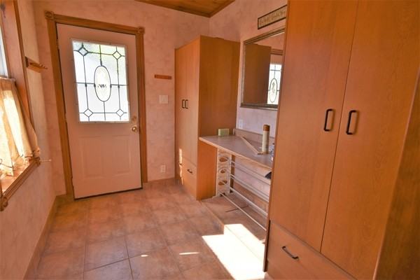 44 Grove Street - Photo 2 of 20