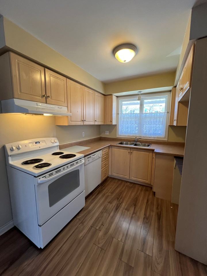 101-240 London Road - Photo 2 of 10