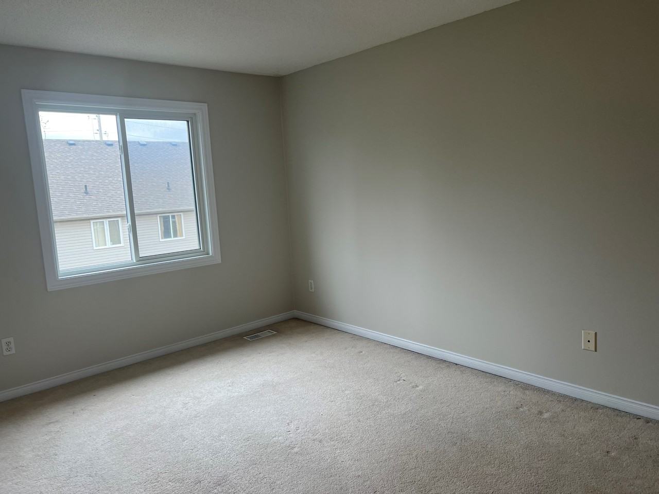 101-240 London Road - Photo 6 of 10