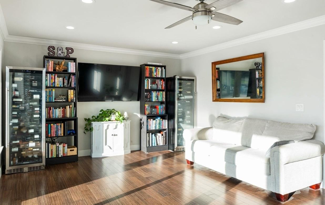 1377 Lillian Street - Photo 4 of 7