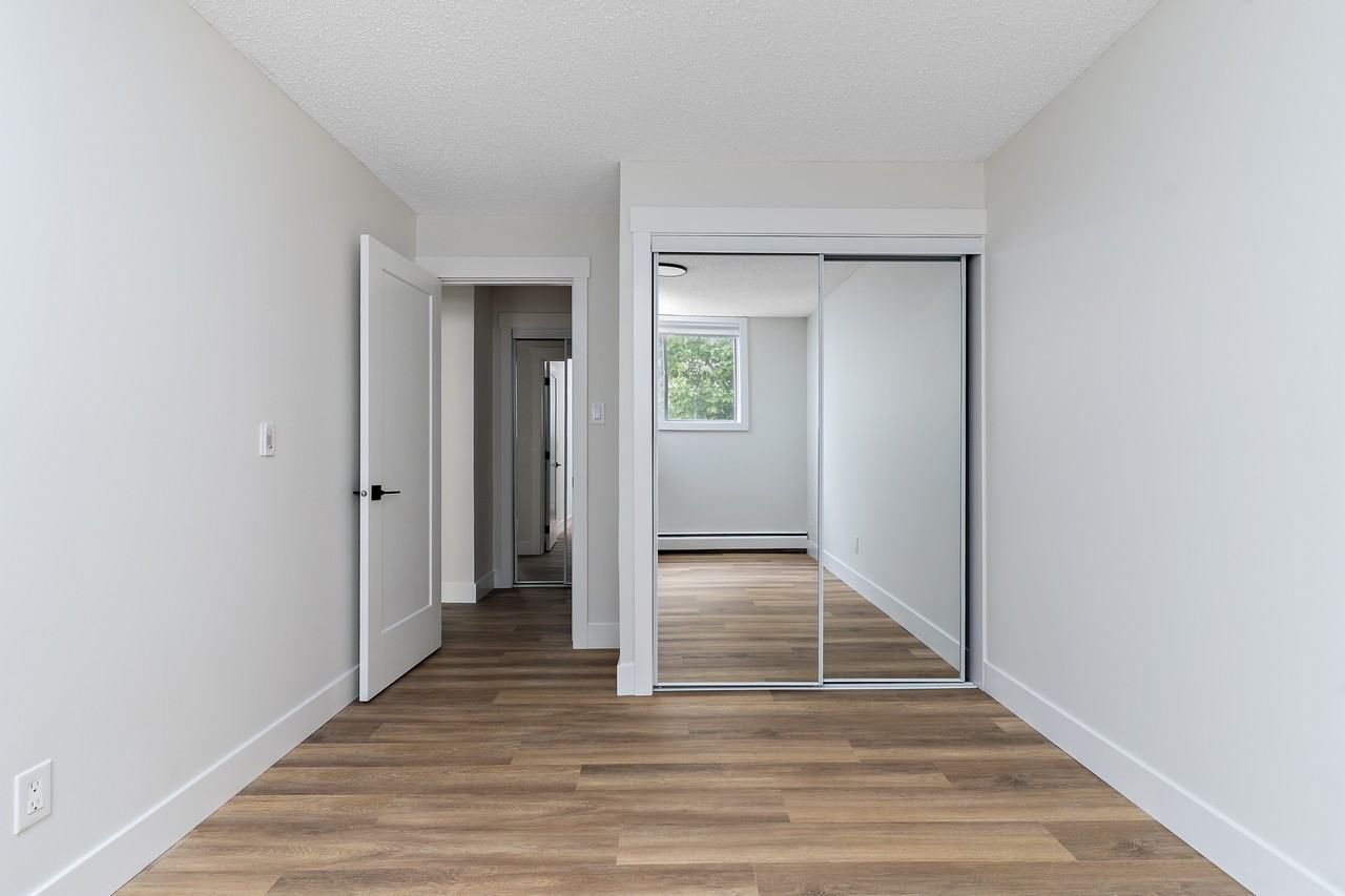 Parklane Manor Apartments – 114 Street NW - Photo 5 of 50