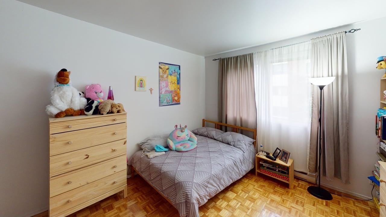 PONTIAC - Photo 6 of 8