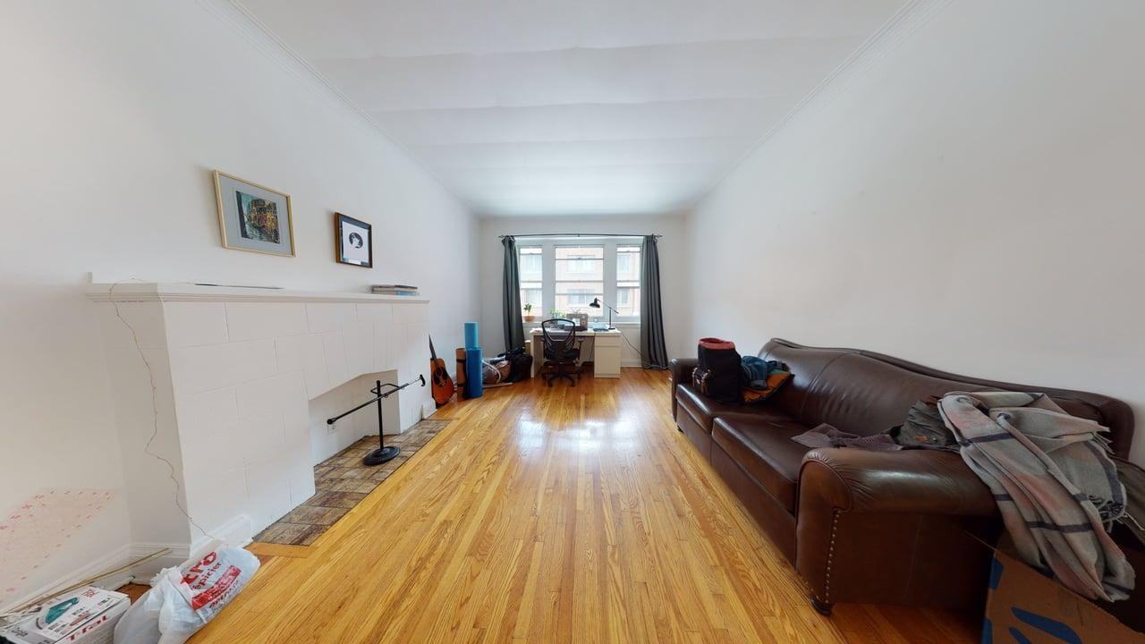 ROSLYN - Photo 2 of 30