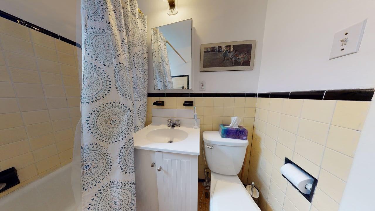 ROSLYN - Photo 3 of 30