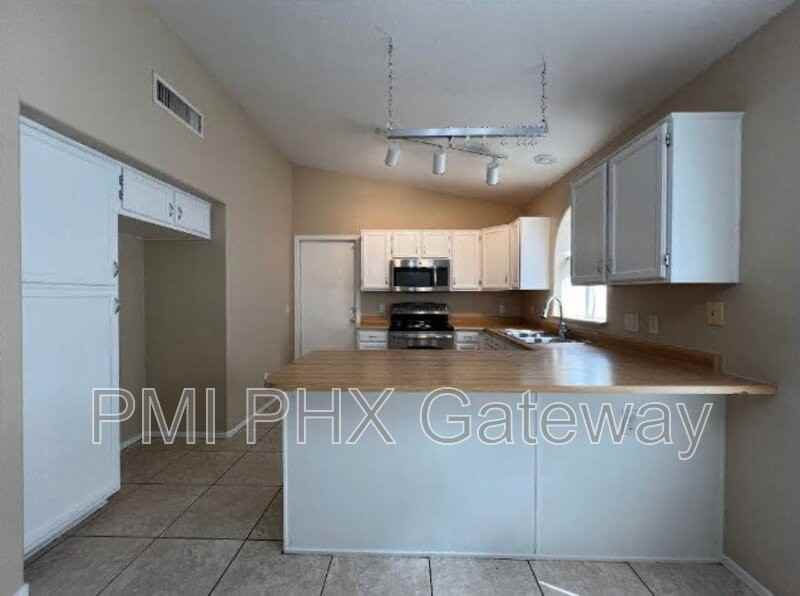 15982 N 90th Ave - Photo 2 of 16