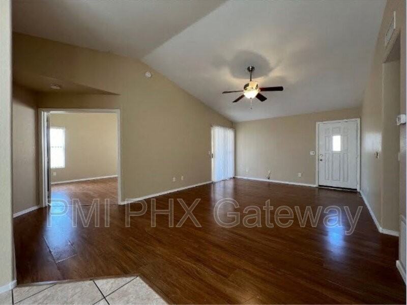 15982 N 90th Ave - Photo 5 of 16