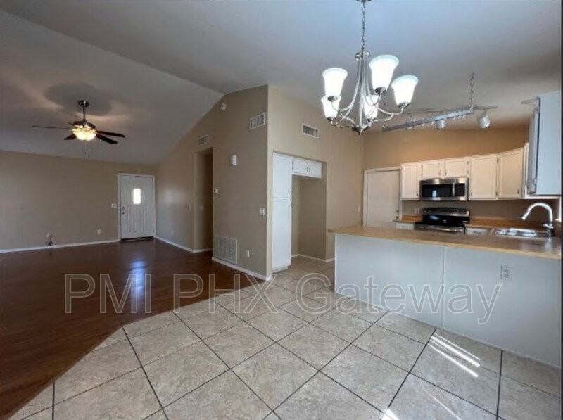 15982 N 90th Ave - Photo 7 of 16