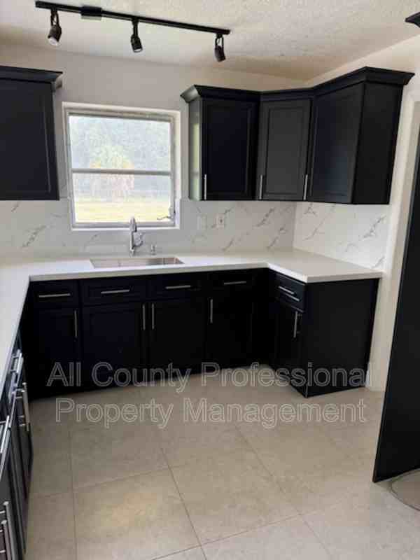 17345 Nw 18th Ave - Photo 3 of 12