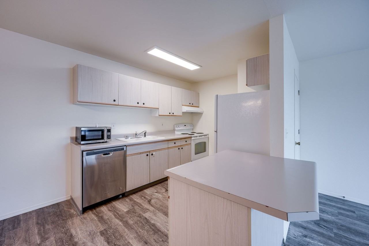 1645 Ne Merman Dr #201 - Photo 6 of 23