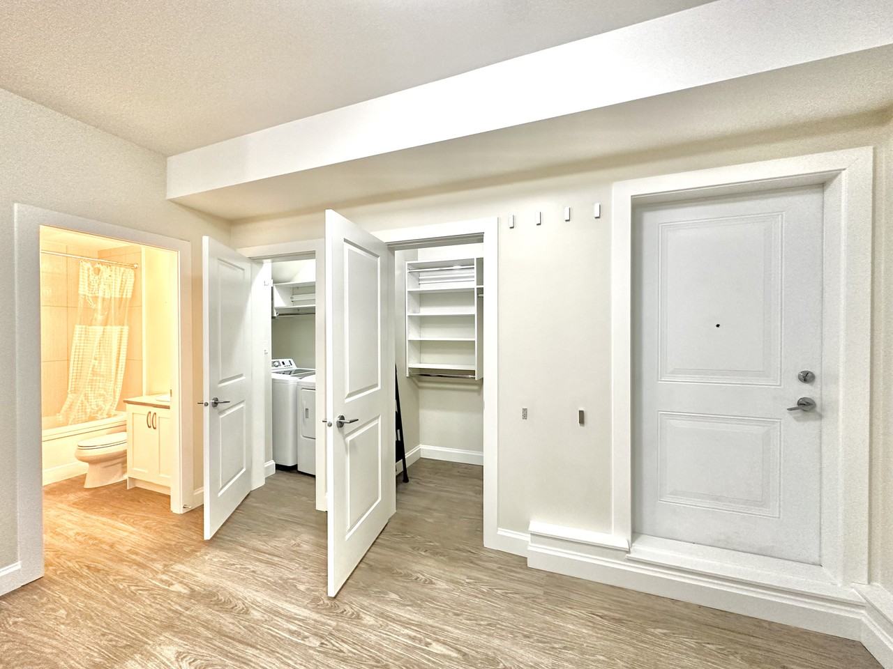 15811 28 Avenue - Photo 2 of 16