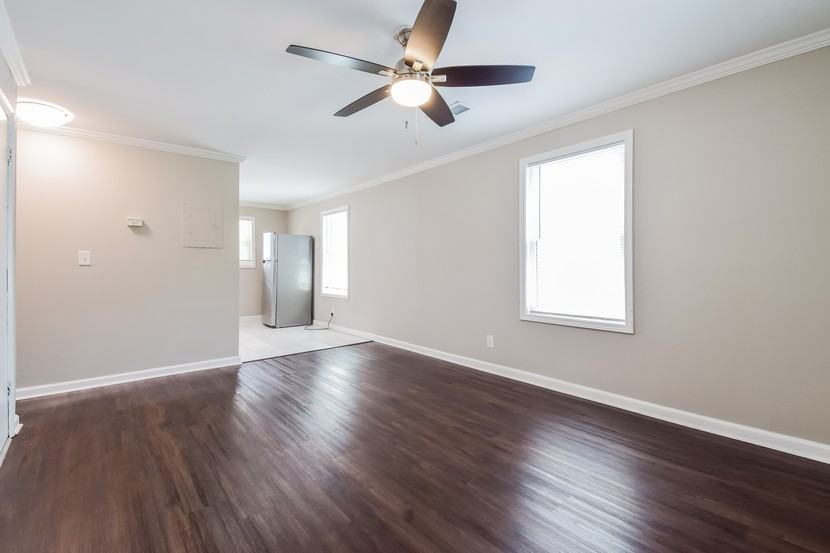 401 Angier Ave Ne #101 - Photo 3 of 9